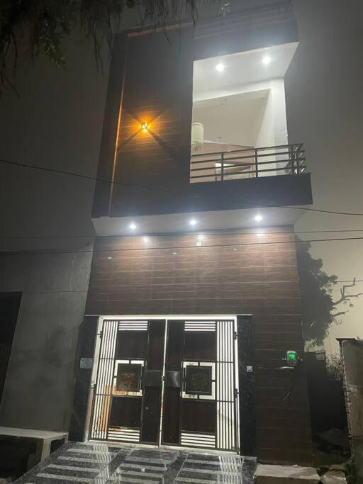 Rukmani Villas Group Of Rukmani Home Stay 마투라 외부 사진