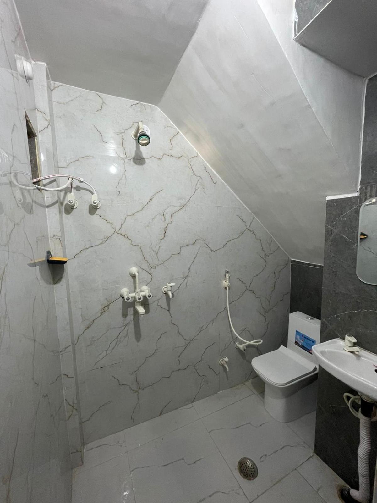 Rukmani Villas Group Of Rukmani Home Stay 마투라 외부 사진